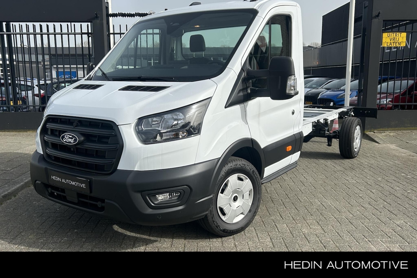 Ford Transit - 350 2.0 TDCI L4H1 Trend RWD Chassis Cabine diesel - uit voorraad leverbaar - AutoWereld.nl