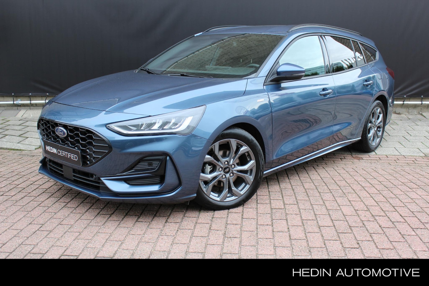 Ford Focus Wagon - 1.0 EcoBoost Hybrid ST Line | Winterpack | Carplay | Achteruitrijcamera - AutoWereld.nl