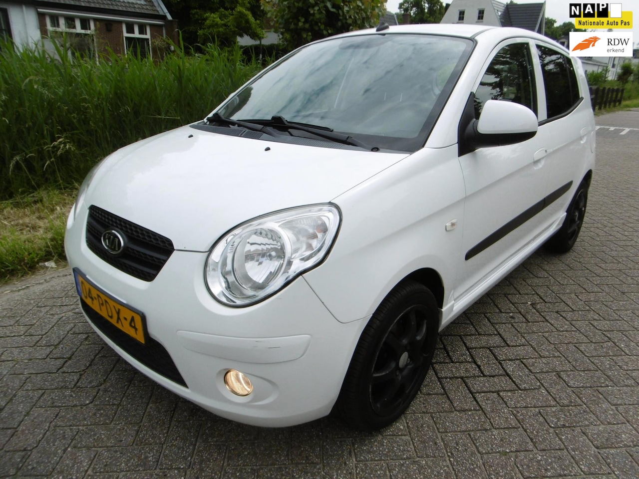 Kia Picanto - 1.0i 5-deurs Stuurbekr. Airco Hoge instap Zuinige 4-Cilinder - AutoWereld.nl