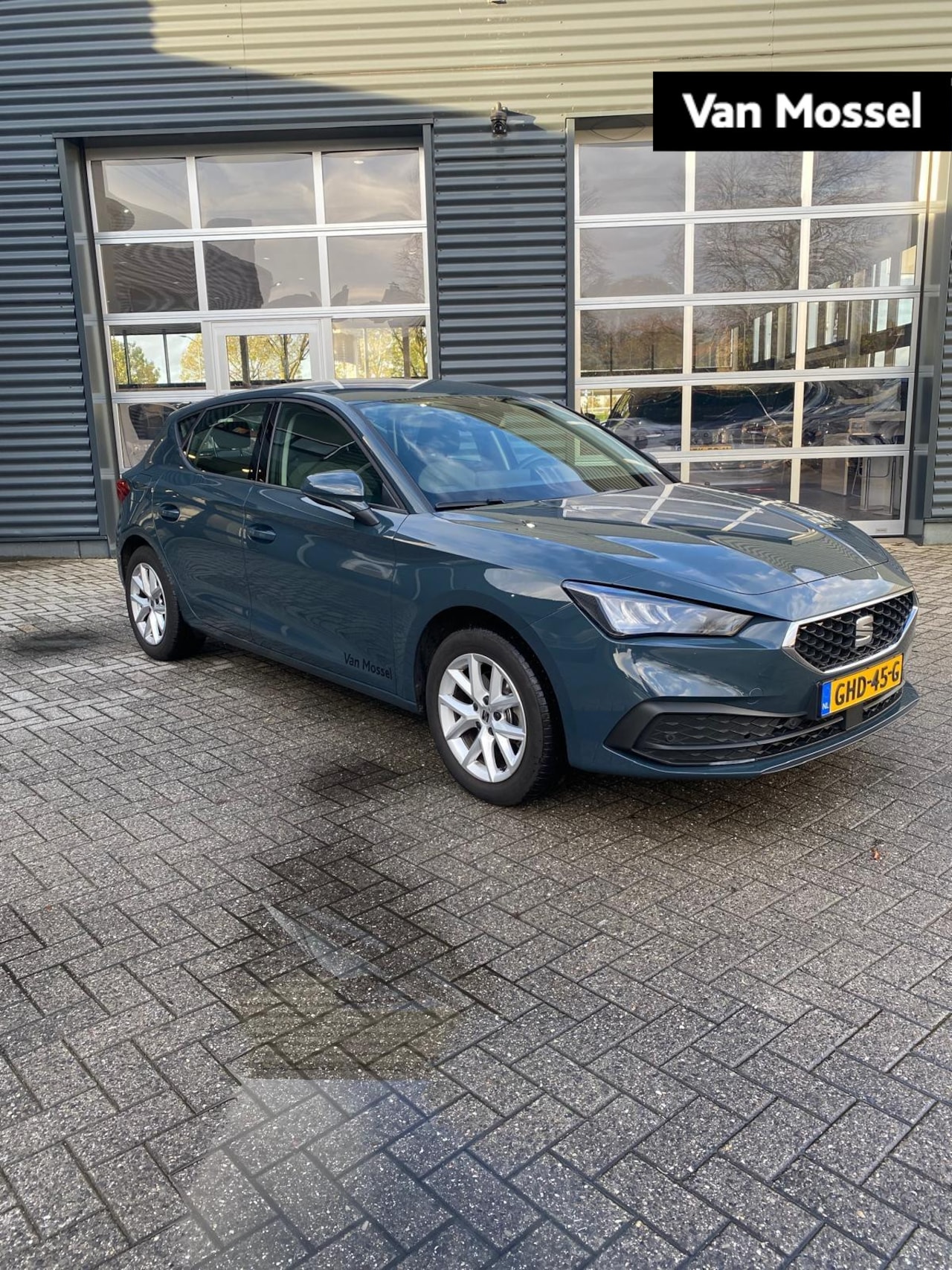 SEAT Leon - 1.5 TSI Style 115 PK | Parkeersensoren | Climate Control | Apple Carplay & Android Auto | - AutoWereld.nl