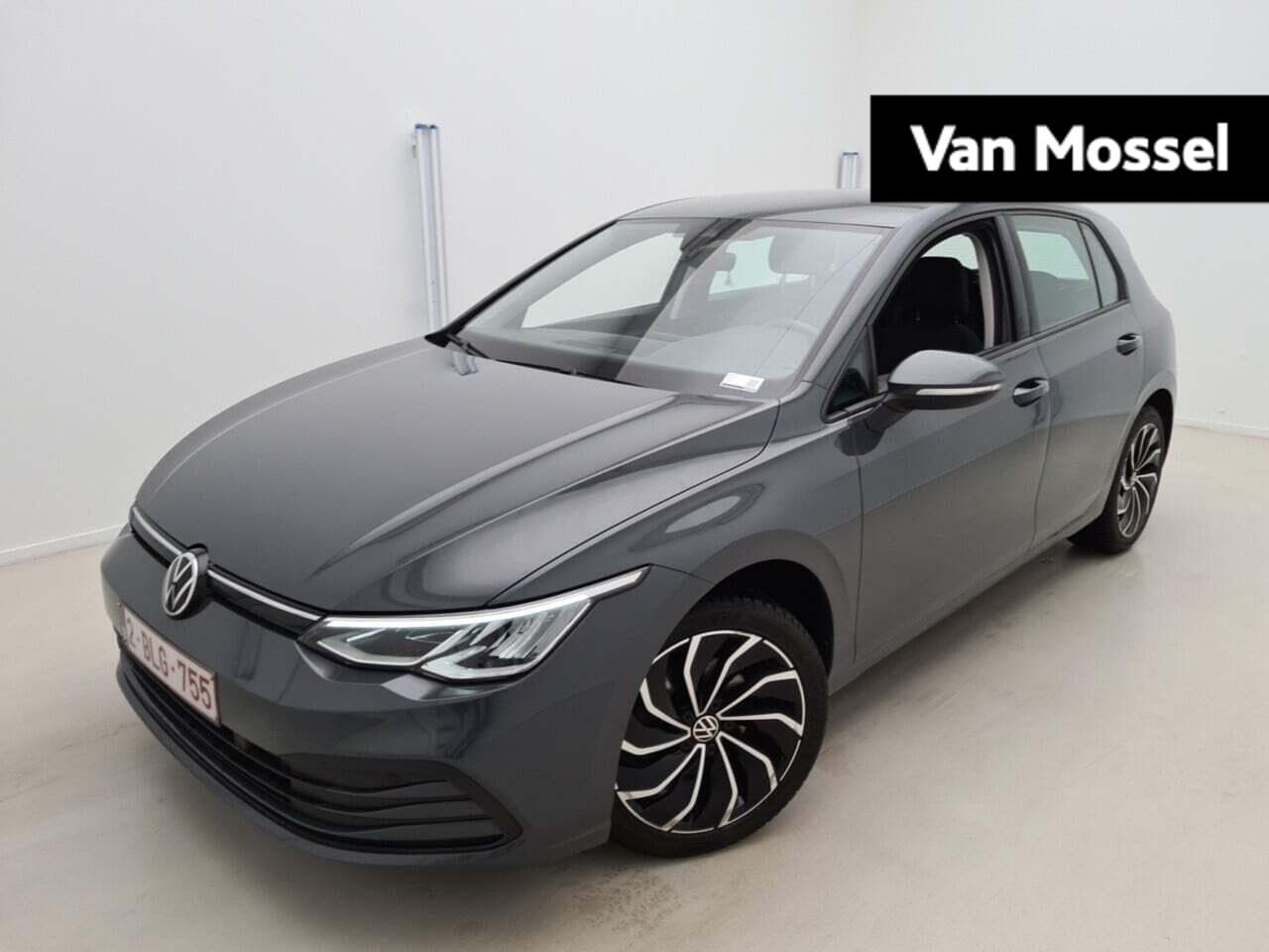 Volkswagen Golf - 1.0 eTSI Life 110 PK| Stoelverwarming | Stuurwielverwarming | Parkeersensoren Voor & Achte - AutoWereld.nl