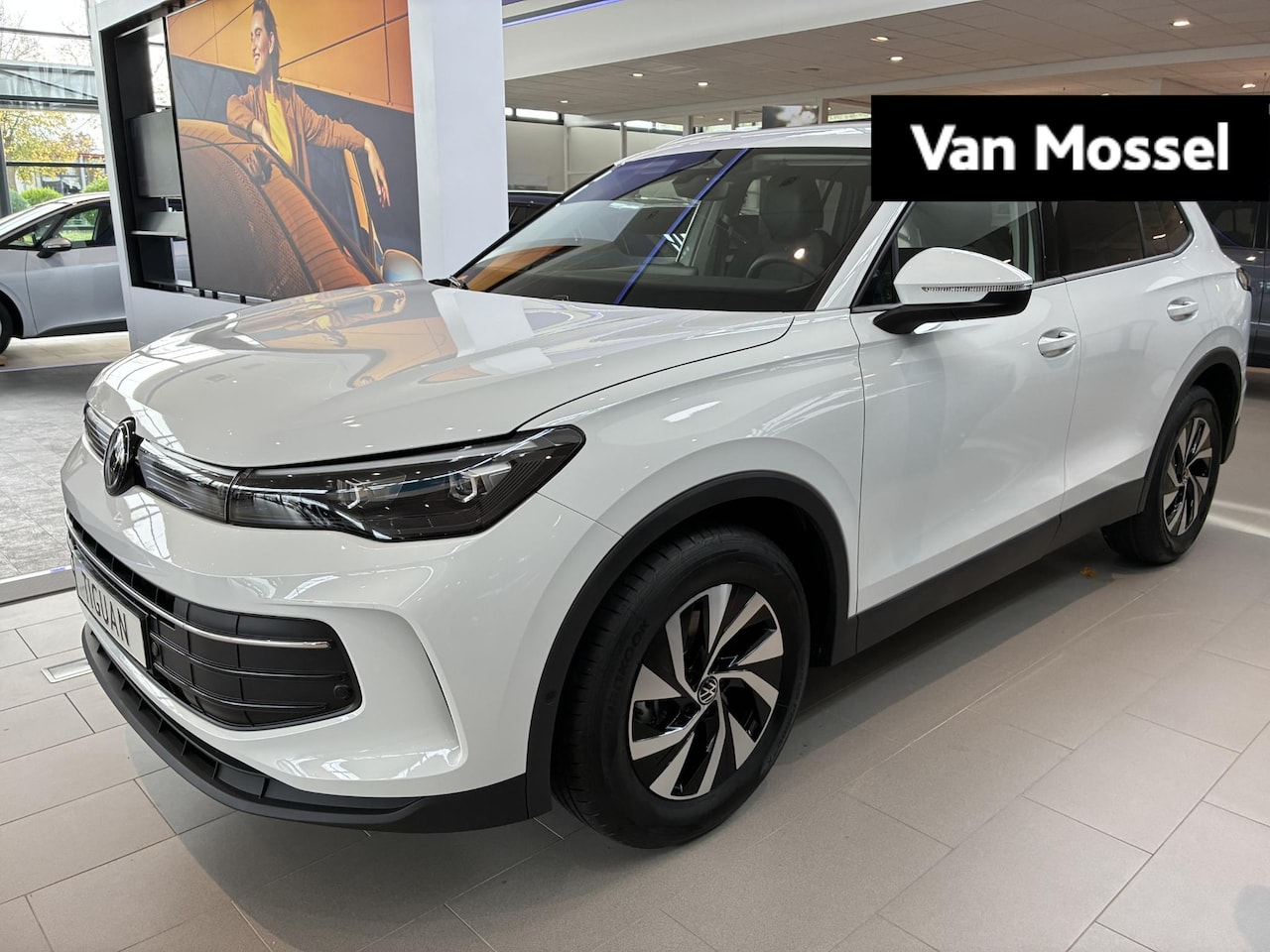 Volkswagen Tiguan - 1.5 eTSI Life Edition Trekhaak | Airco | Stoelverwarming | 17 Inch Velgen | DIRECT LEVERBA - AutoWereld.nl