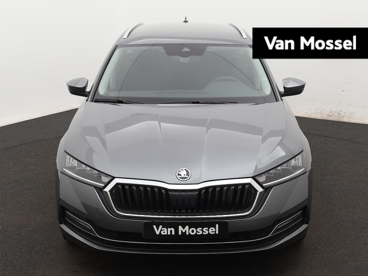 Skoda Octavia Combi - 1.0 TSI Business Edition Plus 110 PK | LED Koplampen | Navigatie | Trekhaak | Climate Cont - AutoWereld.nl