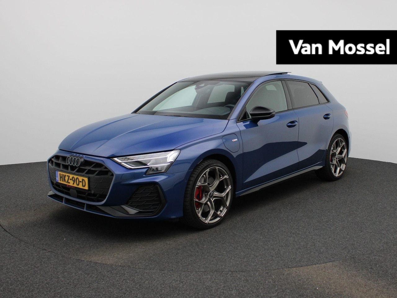 Audi A3 Sportback - 45 TFSI e S edition Competition 272 PK | Demo | S-line | Panoramadak | Lichtpakket pro | C - AutoWereld.nl