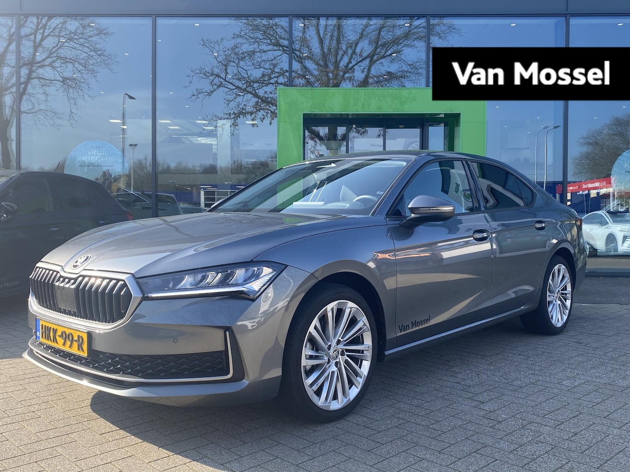 Skoda Superb - 1.5 TSI MHEV First Edition | TREKHAAK | MEMORY STOELEN | ELEK.ACHTERKLEP | CAMERA | ADAPTI - AutoWereld.nl