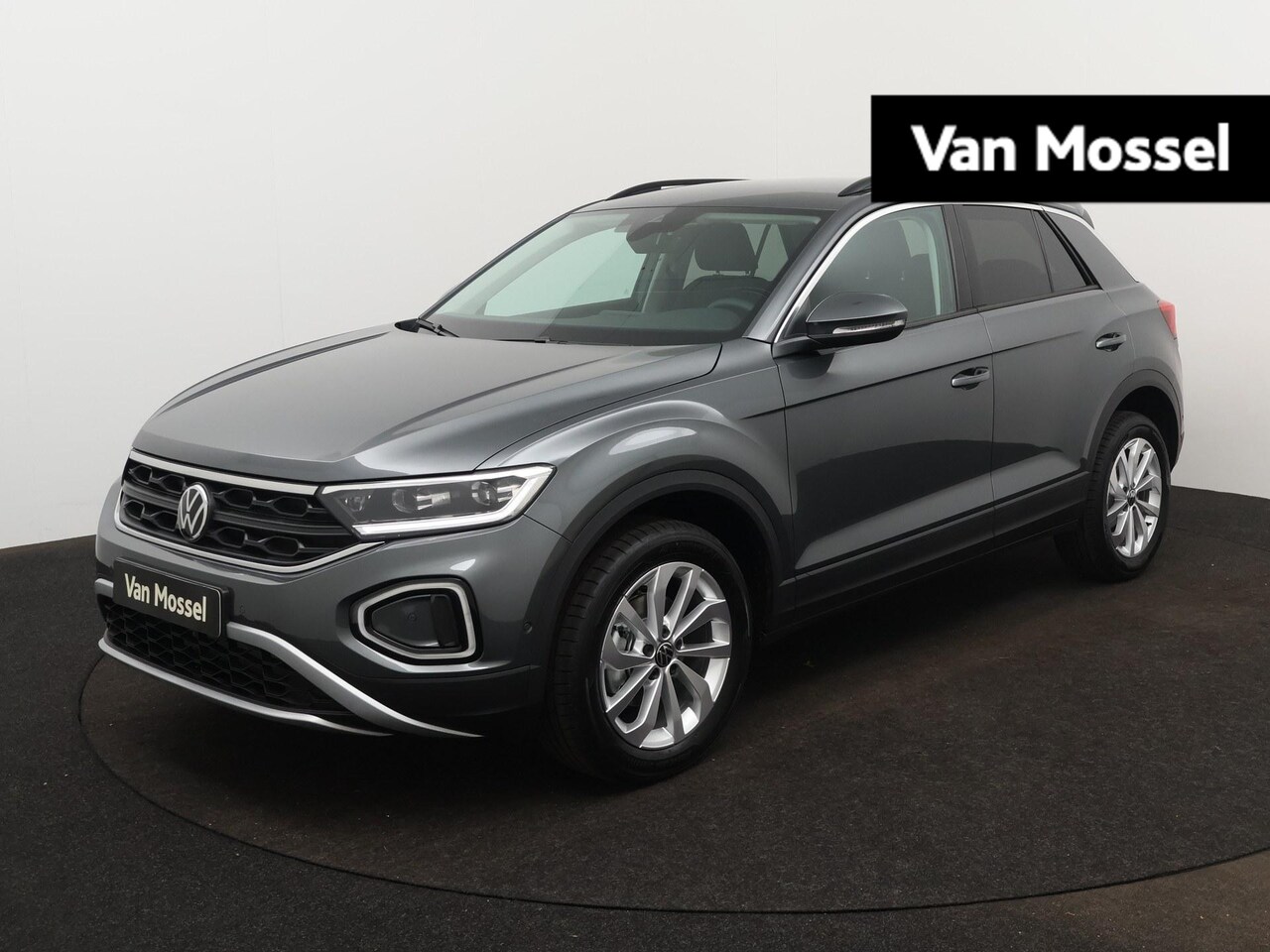 Volkswagen T-Roc - 1.0 TSI Oranje Edition 116 PK | Navigatie | Apple Carplay | Dodehoek sensoren | Android Au - AutoWereld.nl