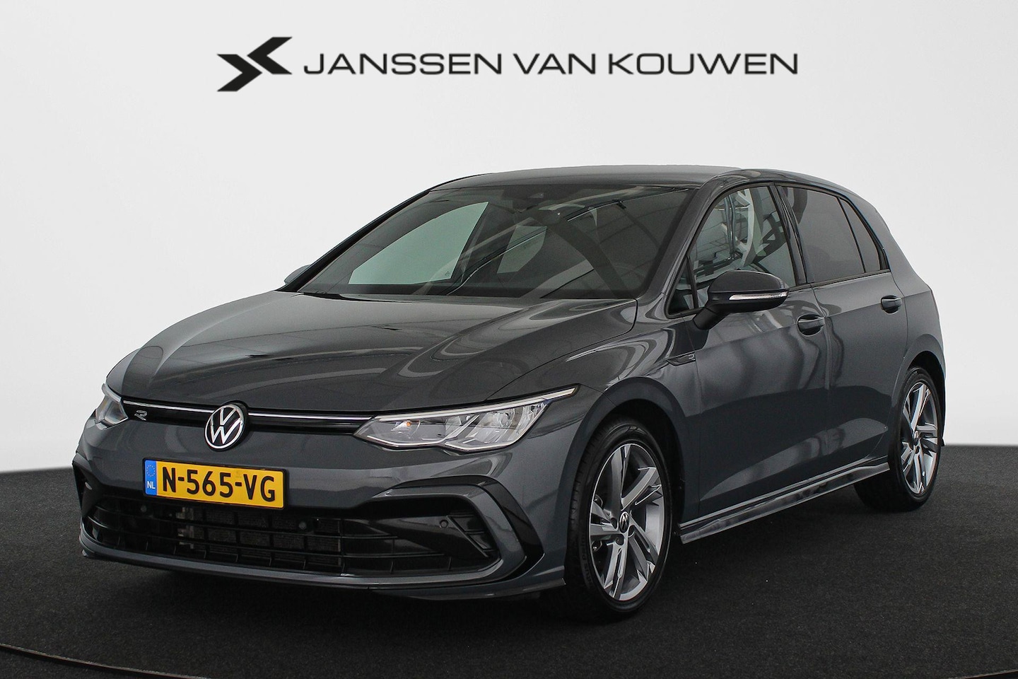 Volkswagen Golf - 1.5 eTSI R-Line Business 150pk Automaat Navi Stuur-Stoelverwarming Private Lease €529,- PM - AutoWereld.nl