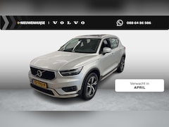 Volvo XC40 - 1.5 T3 Momentum | Navigatie | Achteruitrijcamera | Trekhaak | Panoramadak | Stoelverwarmin