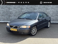 Volvo S60 - 2.0T Kinetic Chrono | 5 cilinder | Trekhaak | Navigatie | Spaceball | Lichtmetalen Velgen