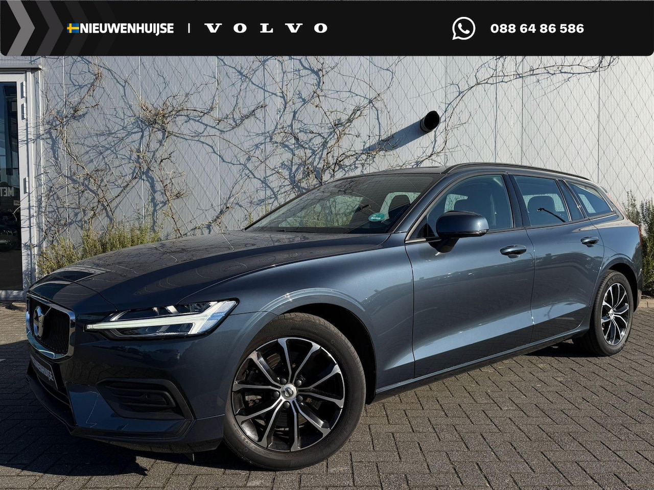Volvo V60 - 2.0 B3 Essential Edition | Cruise Control | Navigatie | Apple CarPlay & Android Auto | Par - AutoWereld.nl