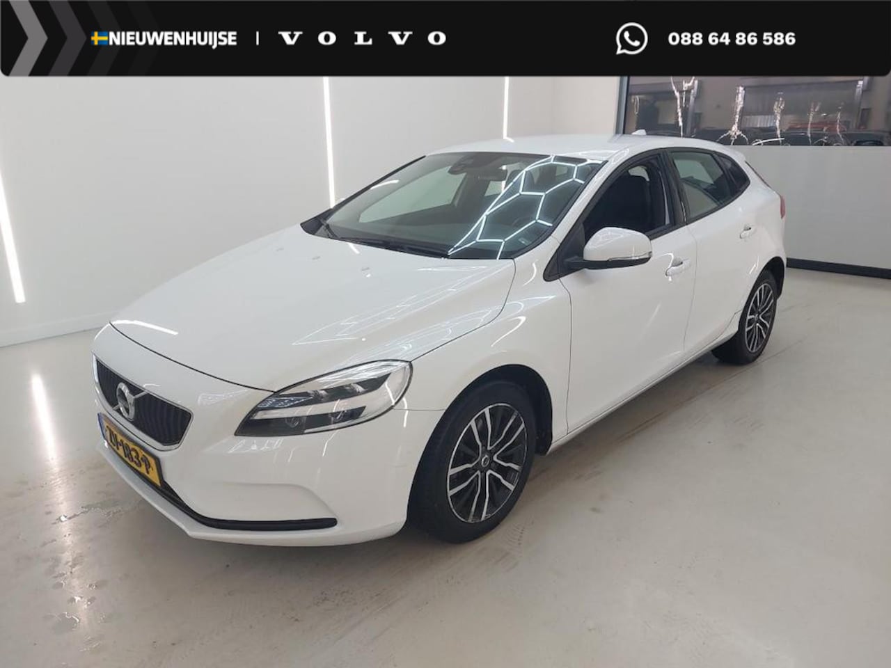 Volvo V40 - T2 Polar+ | Navigatie | Cruise Control | Lederen Bekleding | Stoelverwarming | Climate Con - AutoWereld.nl