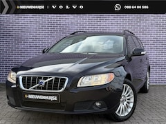 Volvo V70 - 2.5T Momentum | 12 mnd BOVAG GARANTIE | Nederlandse auto | Stoelverwarming | Trekhaak | Le