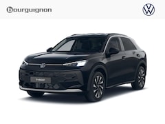 Volkswagen T-Roc - Life First Edition 1.5 eTSI 150 PK | Trekhaak | Stoel- & Stuurverwarming | Carplay | Camer