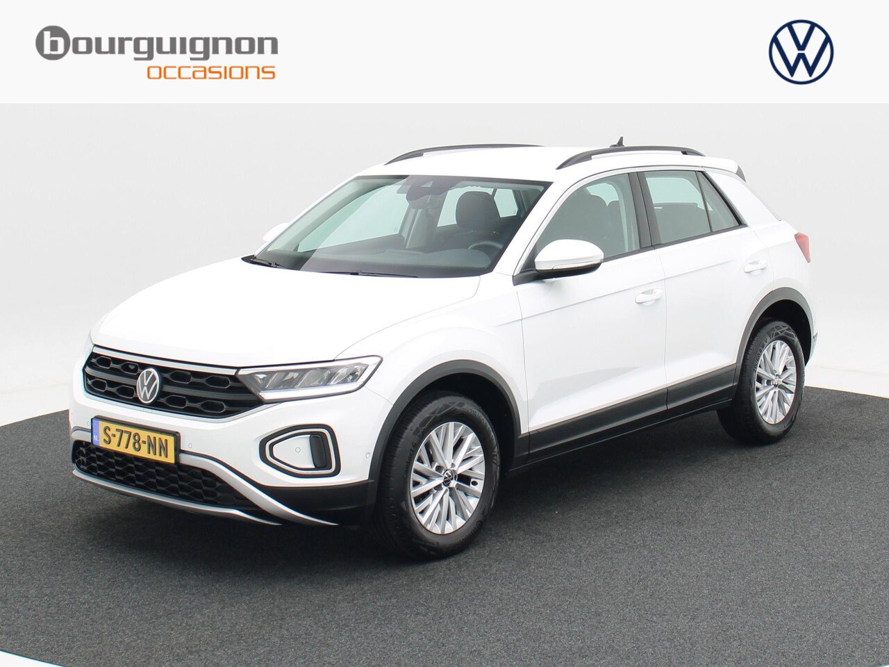 Volkswagen T-Roc - 1.0 TSi 110 Pk Life Business | Carplay | Parkeersensoren | Stoel Verwarming | Leder Stuur - AutoWereld.nl