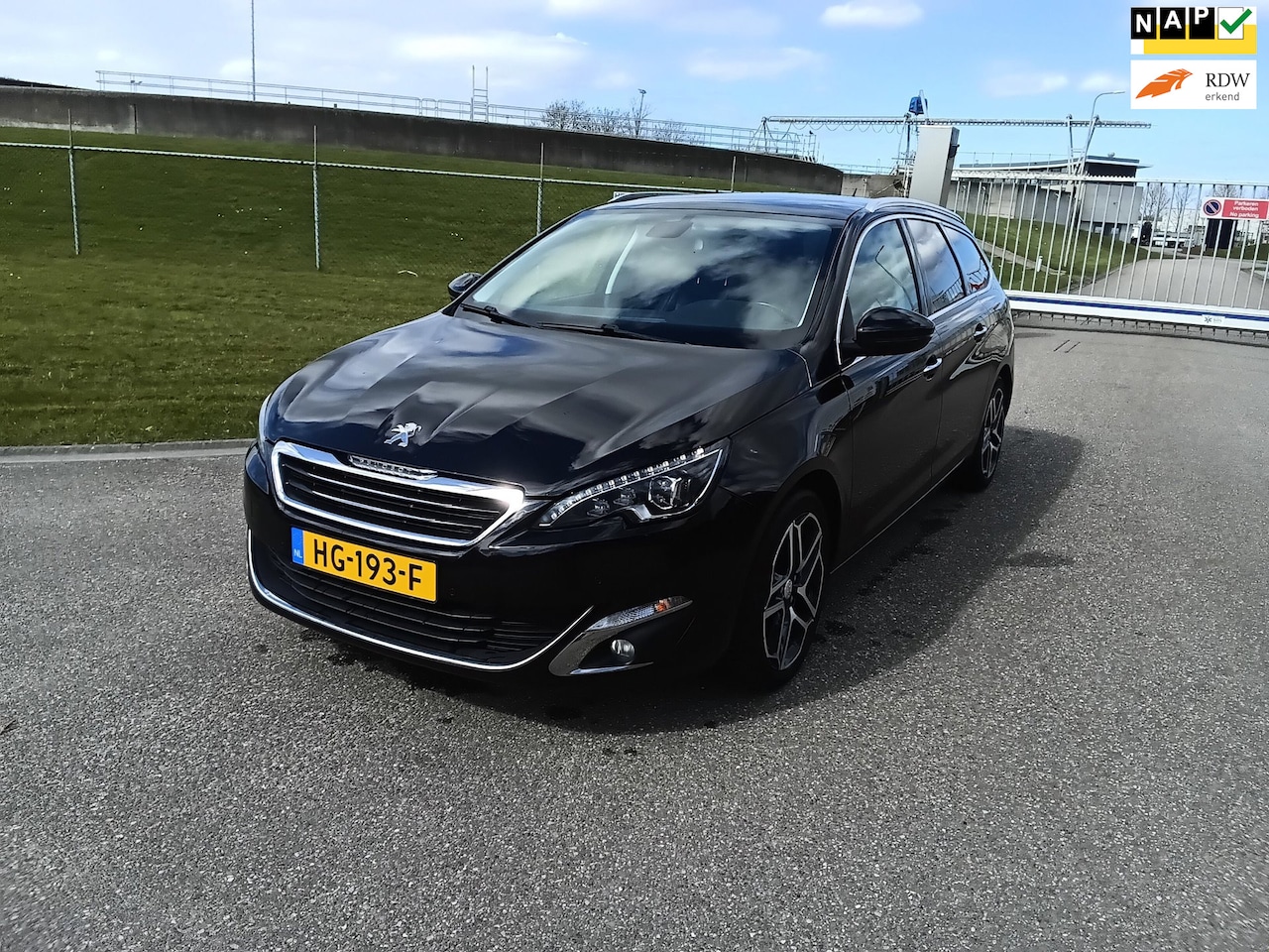 Peugeot 308 SW - 1.2 PureTech Blue Lease Premium ADVERTENTIE LEZEN!! - AutoWereld.nl