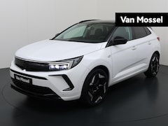 Opel Grandland - 1.6 Turbo Plug-In Hybrid 4x4 GSe | Navigatie | Parkeer camera | LM 19 inch | Apple carplay