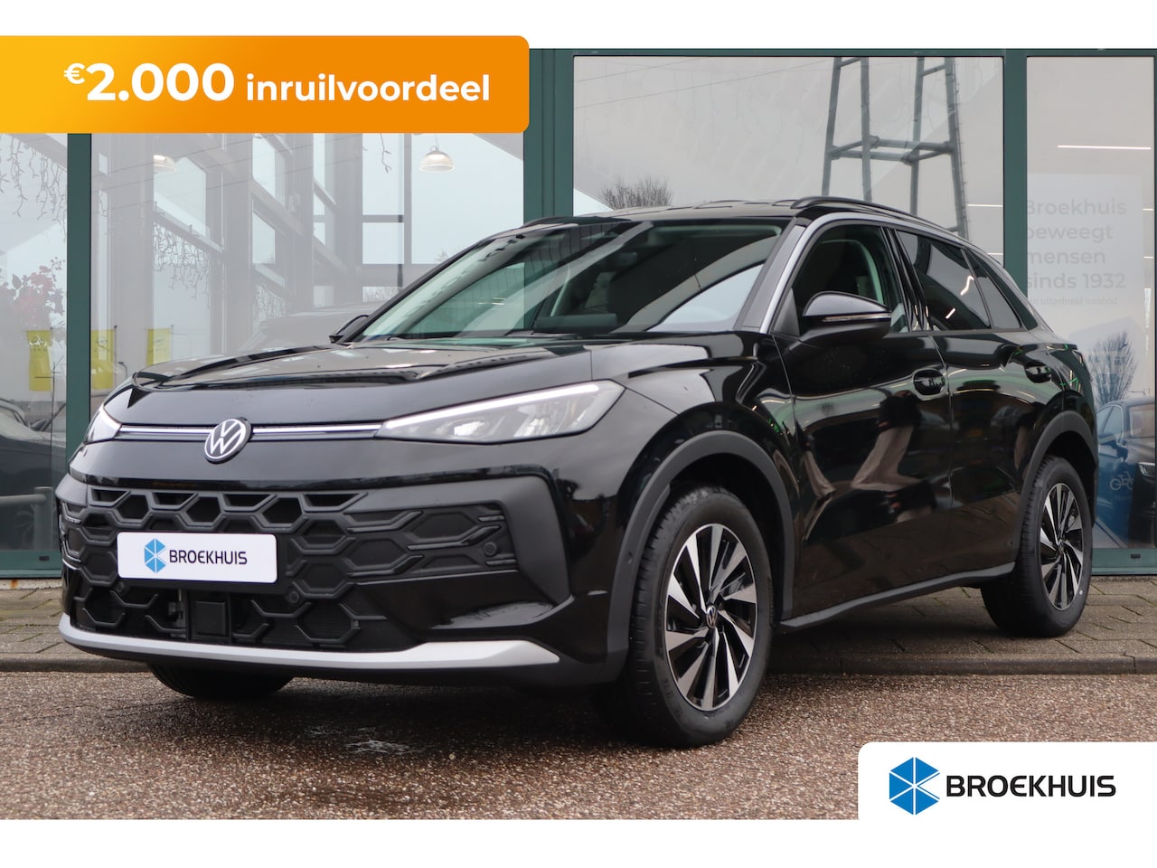 Volkswagen T-Roc - Life First Edition Inclusief €2000,- inruilvoordeel | 'App-Connect' draadloze smartphone i - AutoWereld.nl