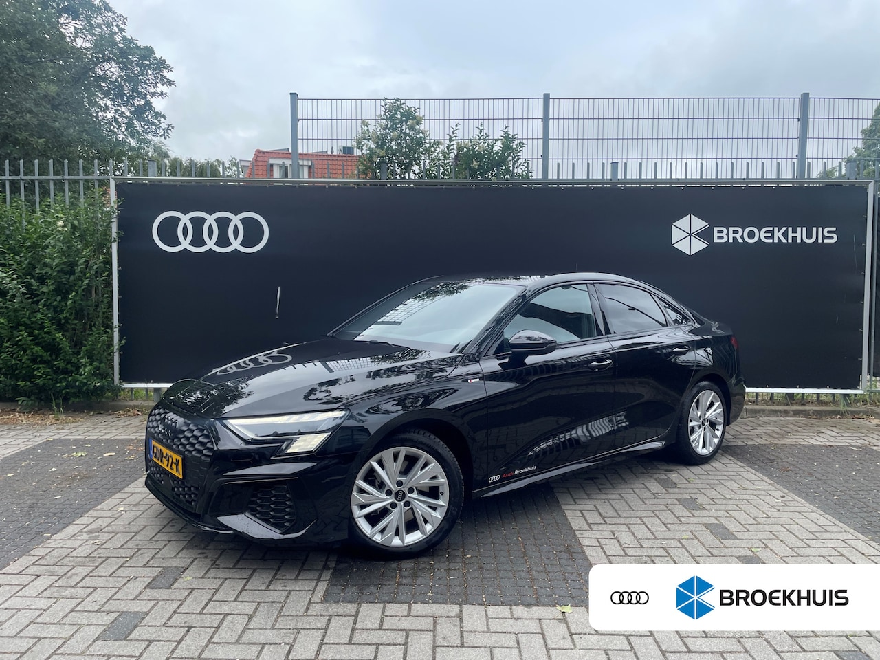 Audi A3 Limousine - 35 TFSI S edition | 18 inch velgen | Camera achter | Adaptieve cruise control | Leder | Ma - AutoWereld.nl