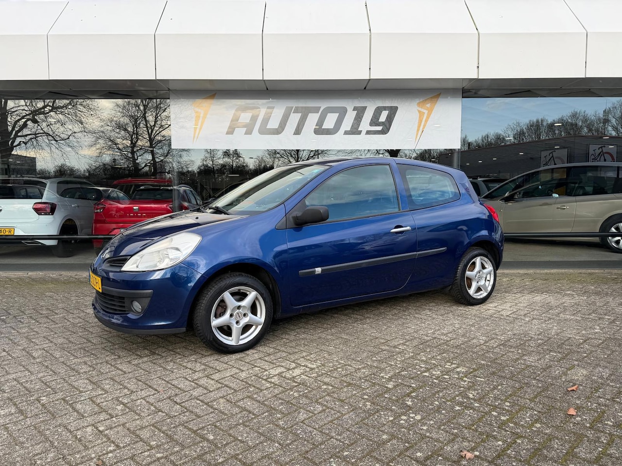 Renault Clio - 1.2-16V Authentique 1.2-16V Authentique - AutoWereld.nl