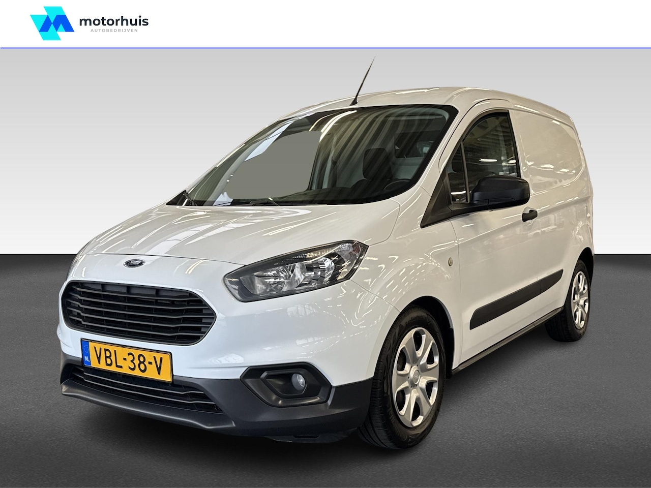 Ford Transit Courier - GB 1.5 TDCi 75pk Trend | NAVI STOELVERWARMING MANUAL - AutoWereld.nl