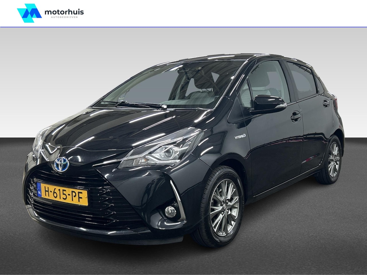 Toyota Yaris - 1.5 Hybrid 100pk 5D CVT Dynamic AUTOMATIC - AutoWereld.nl