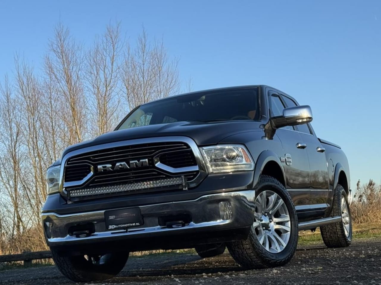 Dodge Ram 1500 - LONGHORN 5.7L V8 HEMI, ORIG NED, LUCHTVERING, CUT-OUT - AutoWereld.nl