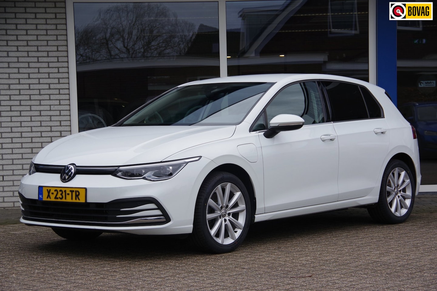 Volkswagen Golf - Hybrid SOH 88% IQ.light Trekhaak Carplay Stoelverwarming - AutoWereld.nl
