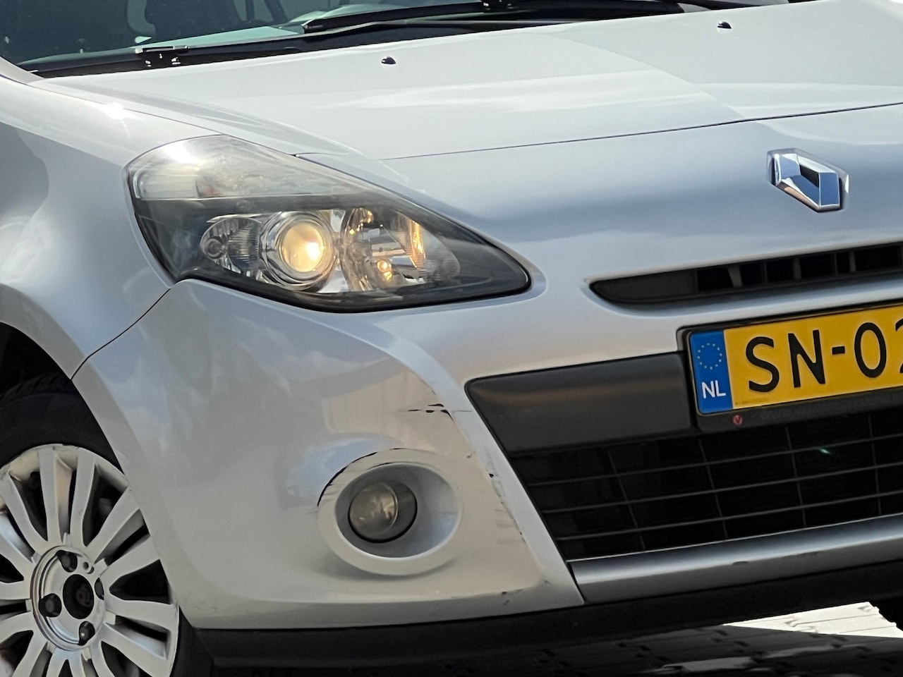 Renault Clio Estate - 1.2-16V Dynamique - Gris Platine - Airco/Audio/LMV - Keurig - AutoWereld.nl