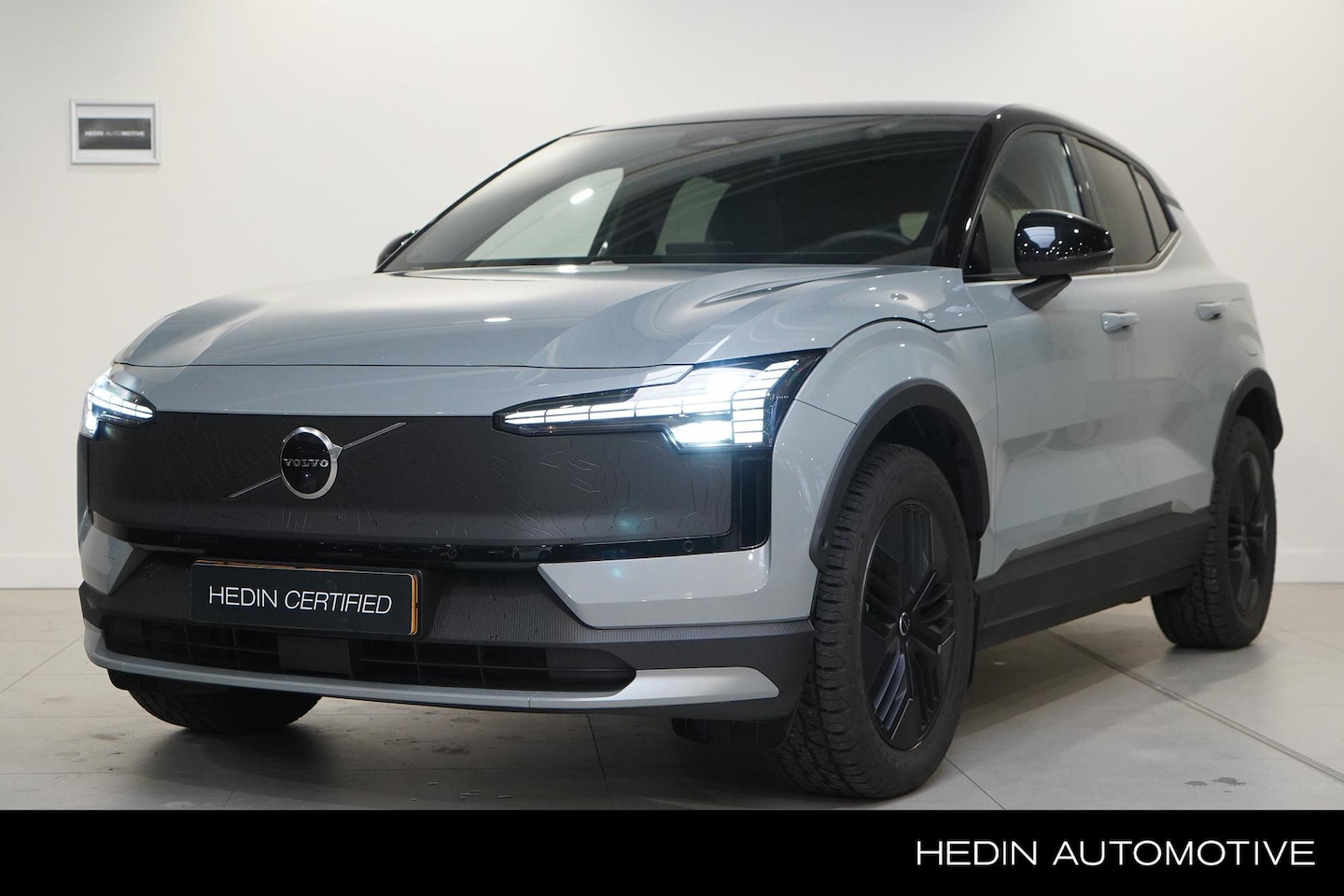 Volvo EX30 Cross Country - Twin Motor Performance Ultra AWD 428pk | 17% Bijtelling | Pine Interieur | Panoramadak | H - AutoWereld.nl