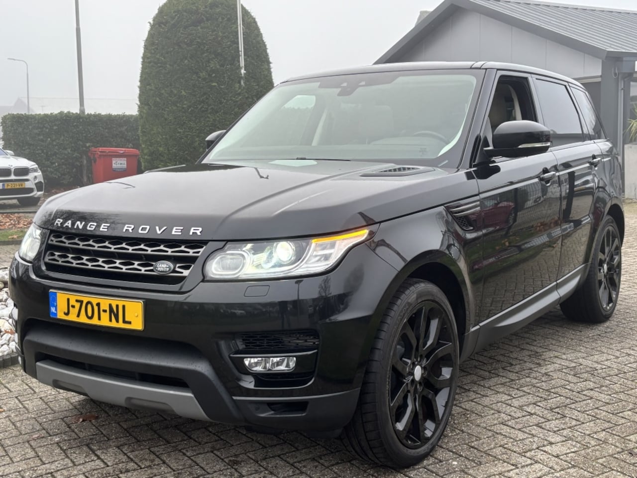 Land Rover Range Rover Sport - 3.0 TDV6 Zwart 2017 Panodak 22" - AutoWereld.nl