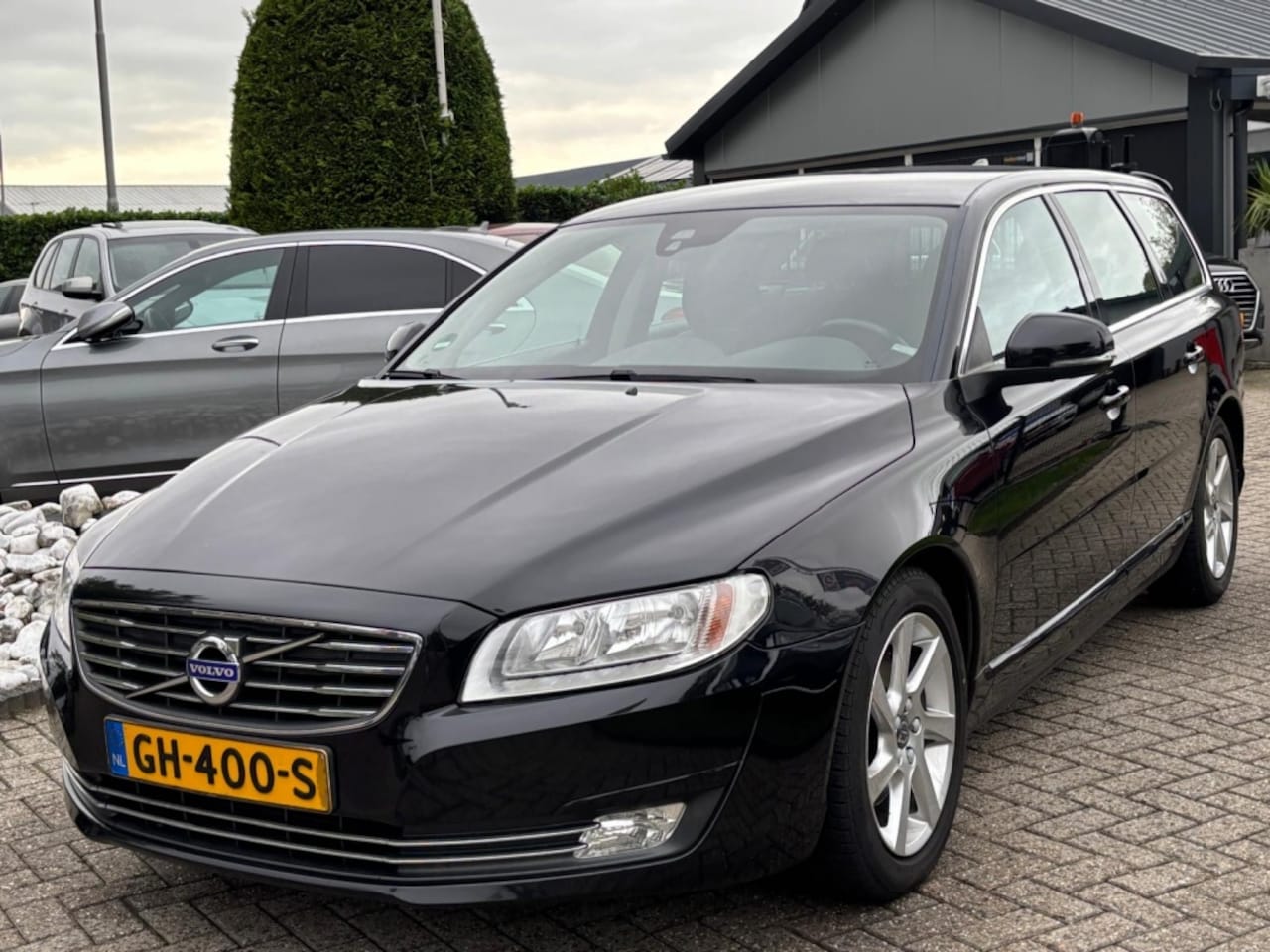 Volvo V70 - 1.6 D2 Diesel Nordic 2015 Zwart Trekhaak - AutoWereld.nl