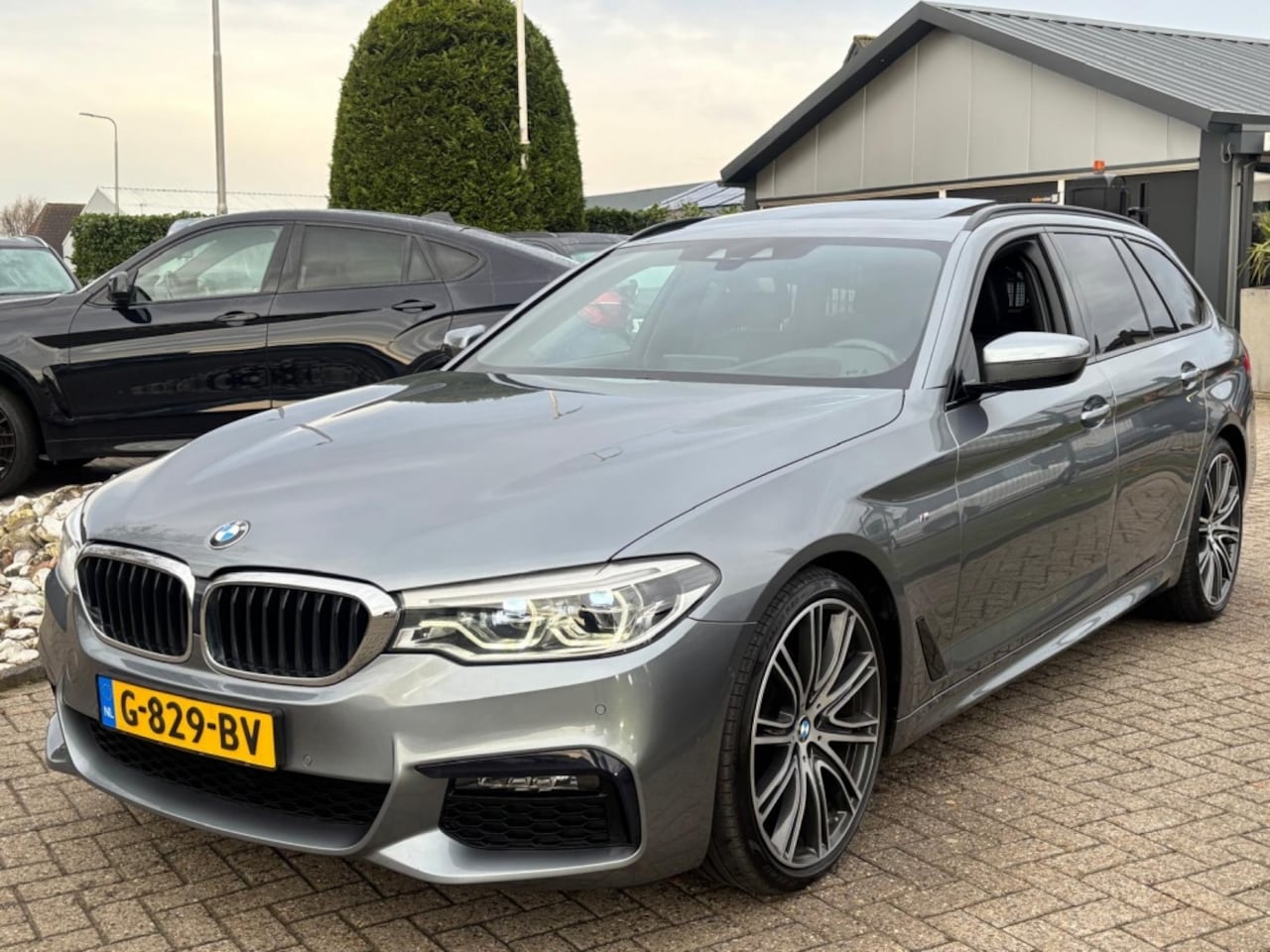 BMW 5-serie Touring - 520i M-Pakket 2019 Panodak HUD Dealerauto - AutoWereld.nl