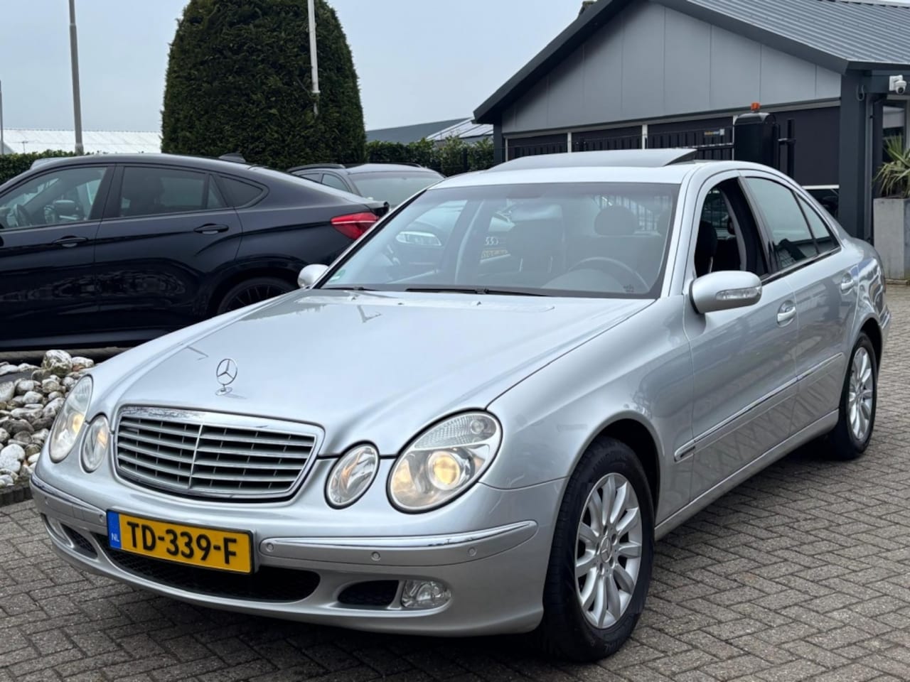 Mercedes-Benz E-klasse - 240 V6 Elegance Sedan 2002 Youngtimer - AutoWereld.nl