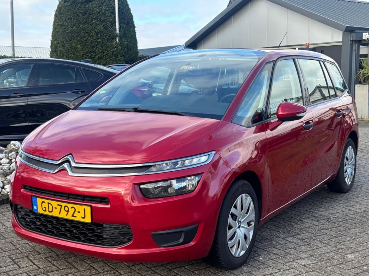 Citroën Grand C4 Picasso - 1.2 Benzine 2015 7-Persoons Trekhaak Navi Nw Model - AutoWereld.nl