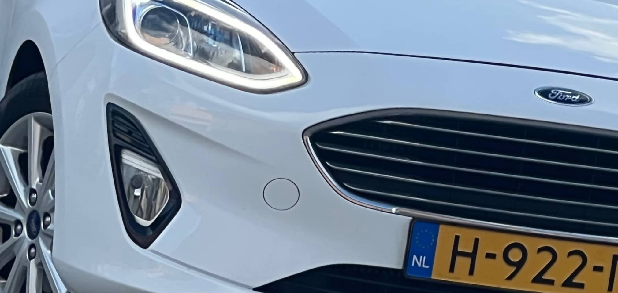 Ford Fiesta - 1.0 EcoBoost Titanium - Frozen White - Led/Carplay/LMV - AutoWereld.nl
