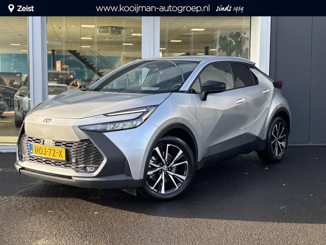 Toyota C-HR - 2.0 Plug-in Hybrid 220 Dynamic | LM Velgen | Navigatie | Virtual Cockpit - AutoWereld.nl