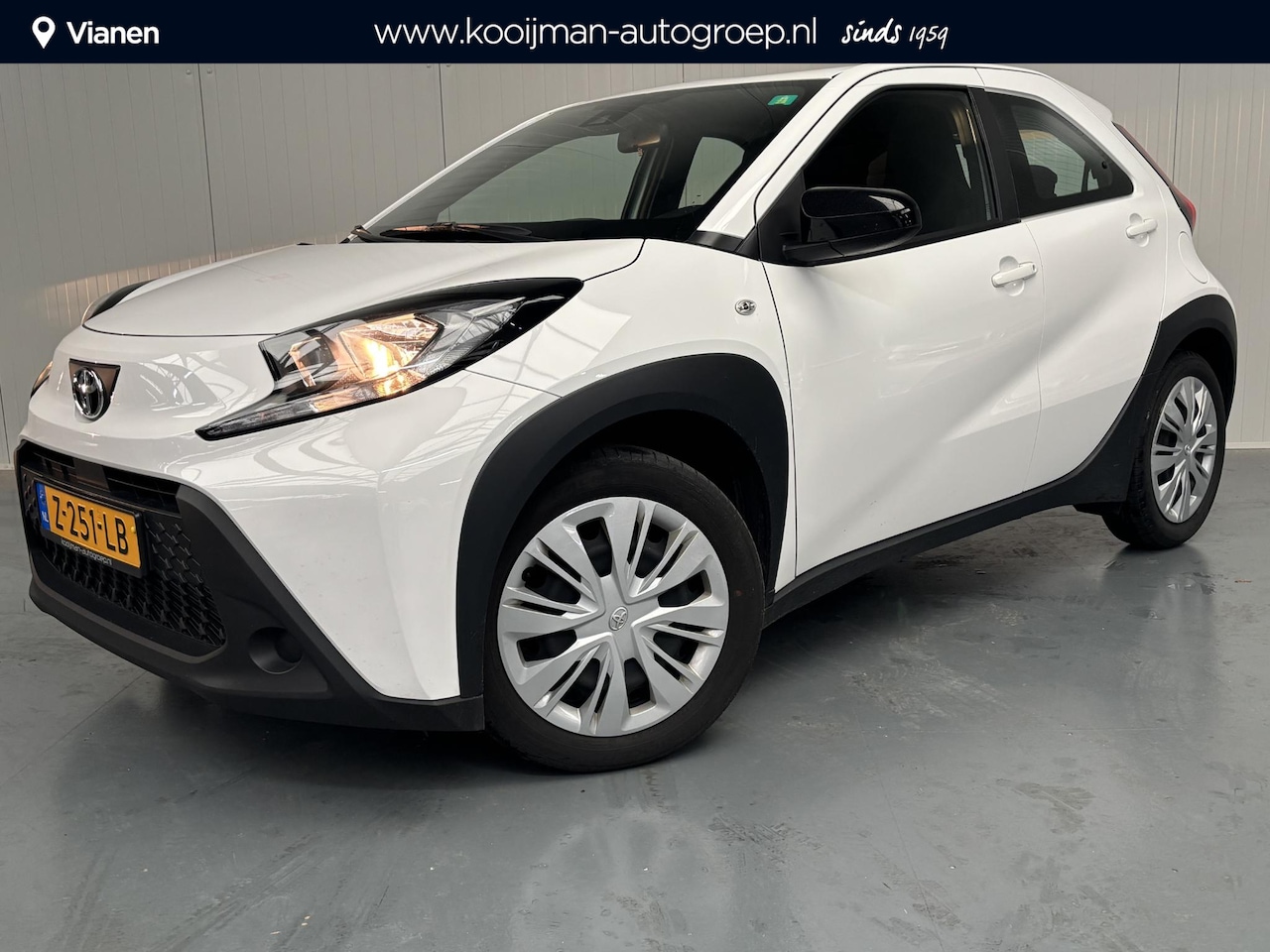 Toyota Aygo X - 1.0 VVT-i MT Play APPLE CARPLAY/ANDROID AUTO, SLECHTS 54.664KM!!! - AutoWereld.nl