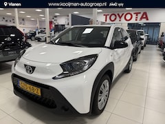 Toyota Aygo X - 1.0 VVT-i MT Play + Trekhaak, NL Auto, zeer netjes 1e eigenaar en BTW auto