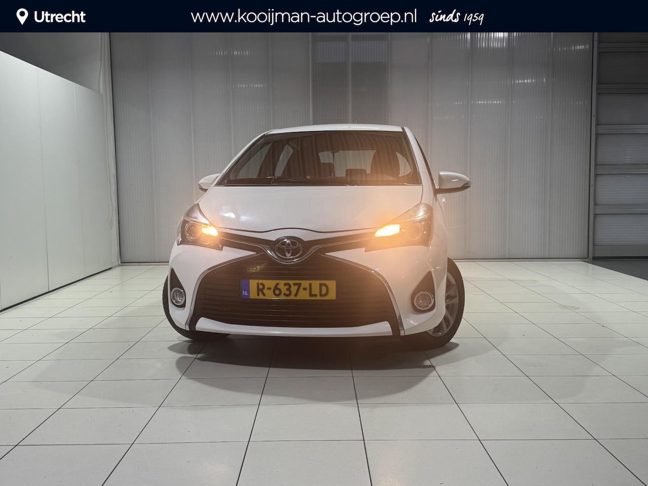 Toyota Yaris - 1.3 VVT-i Comfort | Navigatie systeem | Lichtmetalen velgen met all season banden | Leuke - AutoWereld.nl