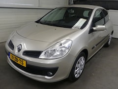 Renault Clio - 1.6-16V Dynamique - Automaat - Trekhaak