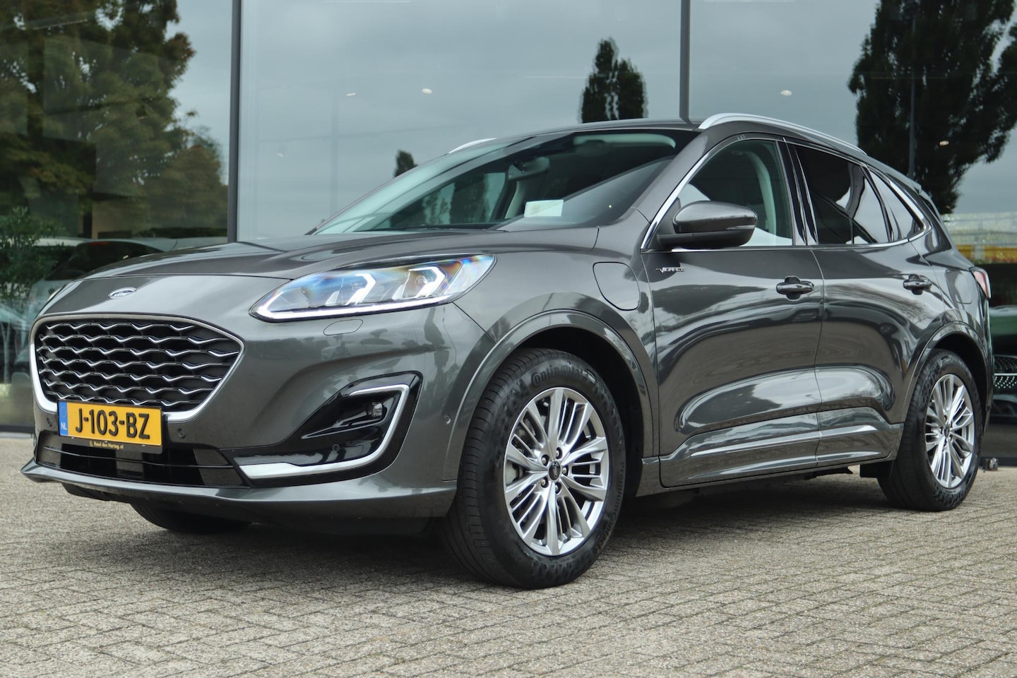 Ford Kuga - 2.5 PHEV VIGNALE | HEAD-UP | ELEK. TREKHAAK | WINTERPACK | LEDER | KEY-LESS | CARPLAY |  M - AutoWereld.nl