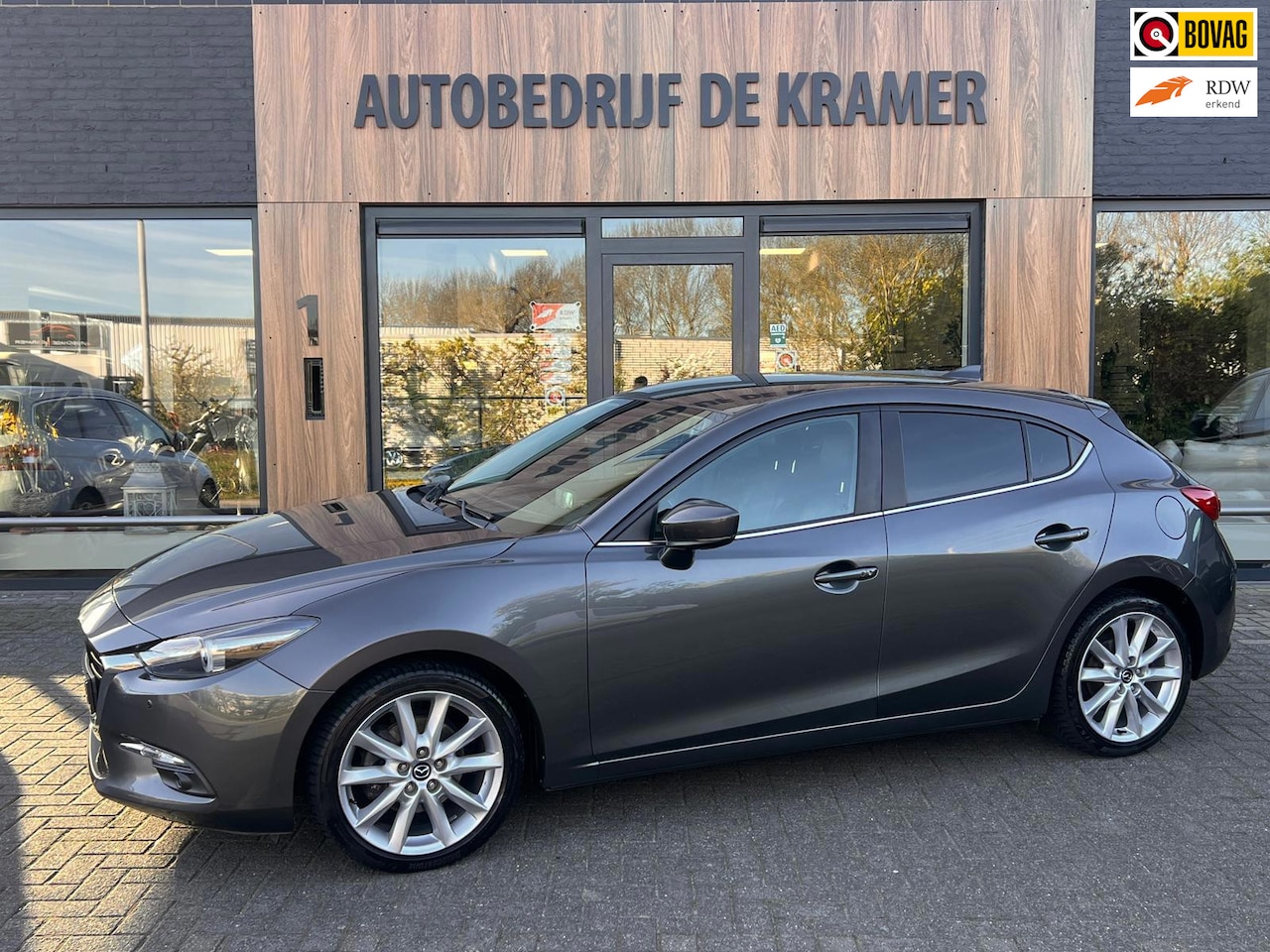 Mazda 3 - 2.0 SkyActiv-G 120 SkyLease 2.0 SkyActiv-G 120 SkyLease+ - AutoWereld.nl