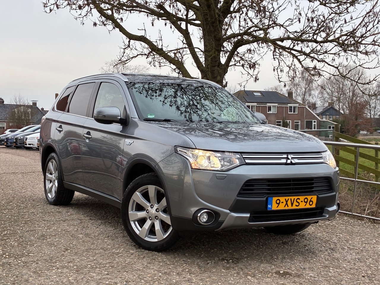 Mitsubishi Outlander - 2.0 PHEV Instyle X-Line | Soh 89% + Schuif/kanteldak + Leder + Navi + Cruise Nu € 9.975,-! - AutoWereld.nl