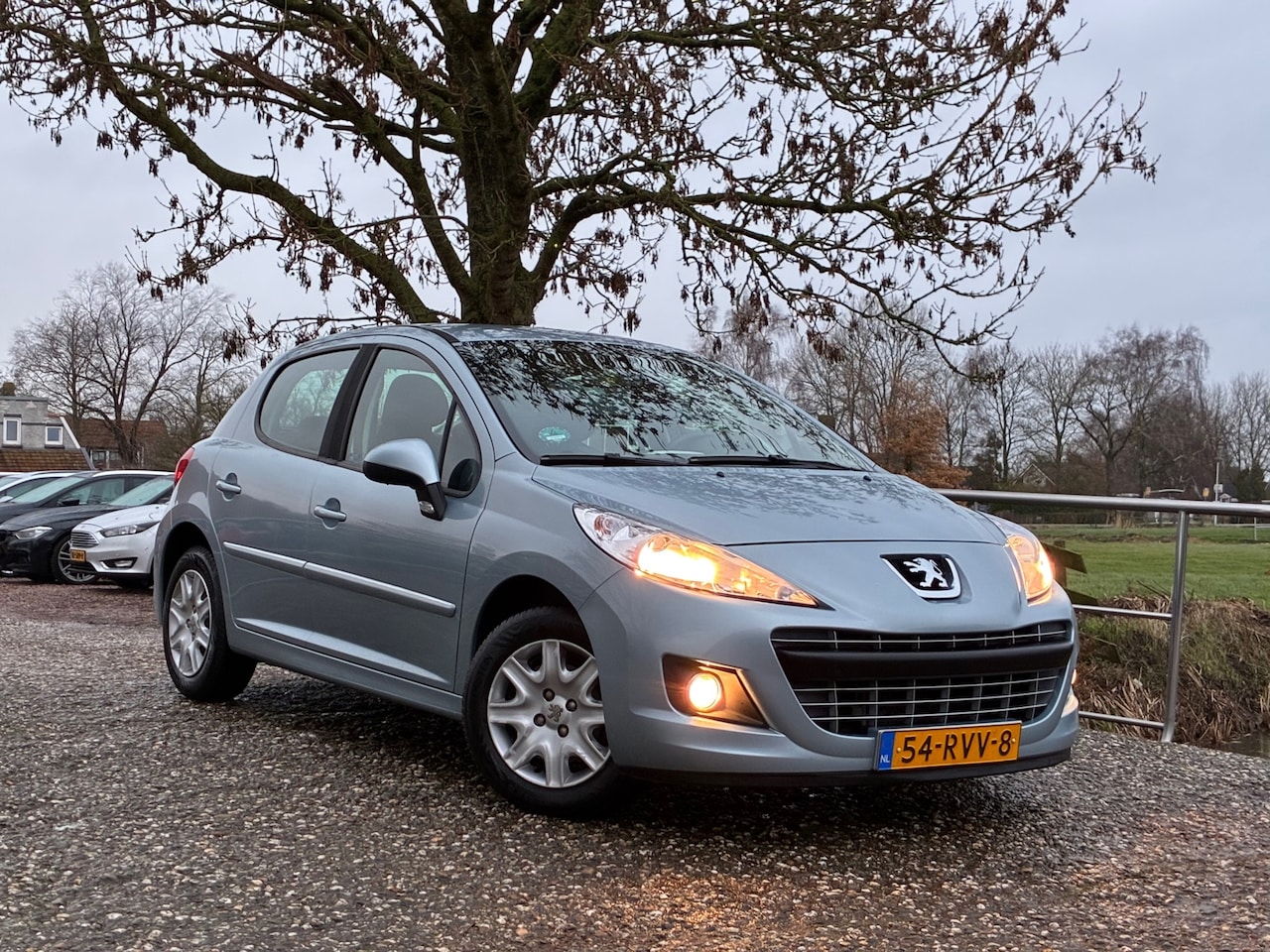 Peugeot 207 - 1.6 VTi Active | Airco + Cruise nu € 3.975,-!!! - AutoWereld.nl