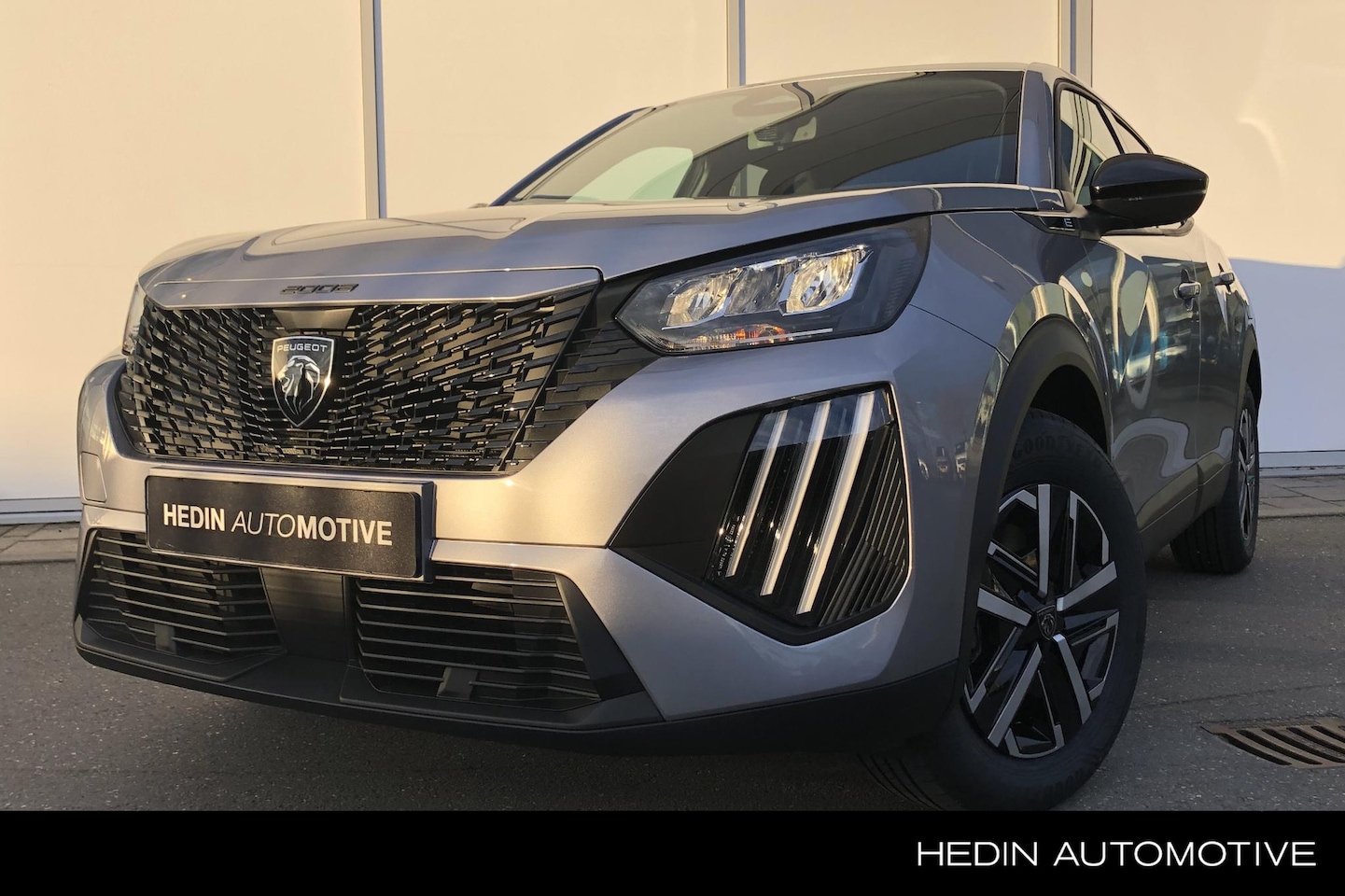 Peugeot e-2008 - EV Business 54 kWh | Navigatie | Camera | Parkeersensoren | Cruise control - AutoWereld.nl