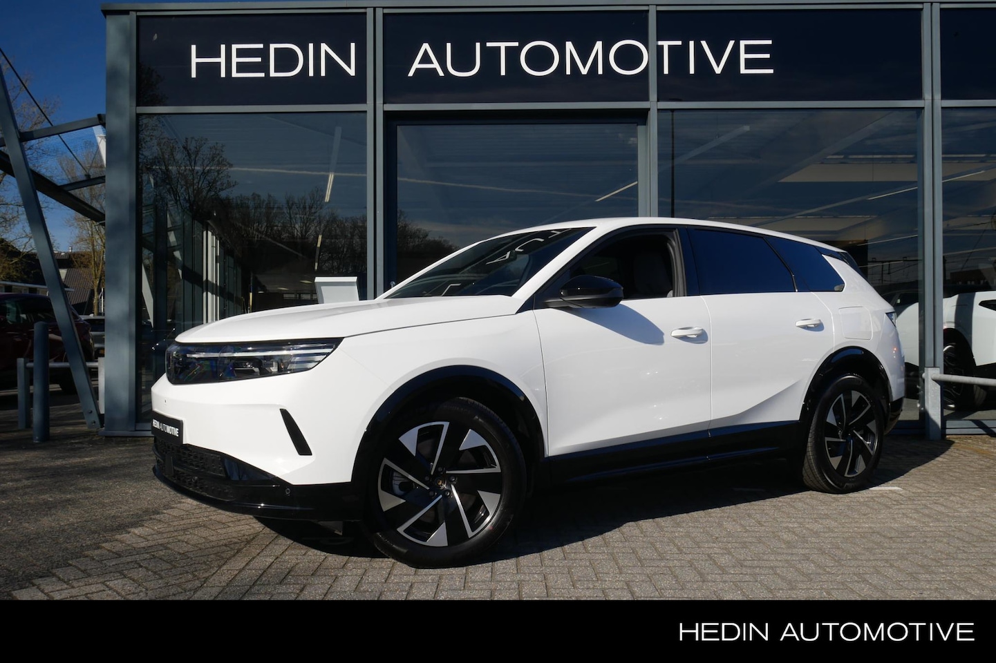 Opel Grandland Electric - Business Edition 73 kWh | Direct leverbaar | Head-up| Camera | - AutoWereld.nl