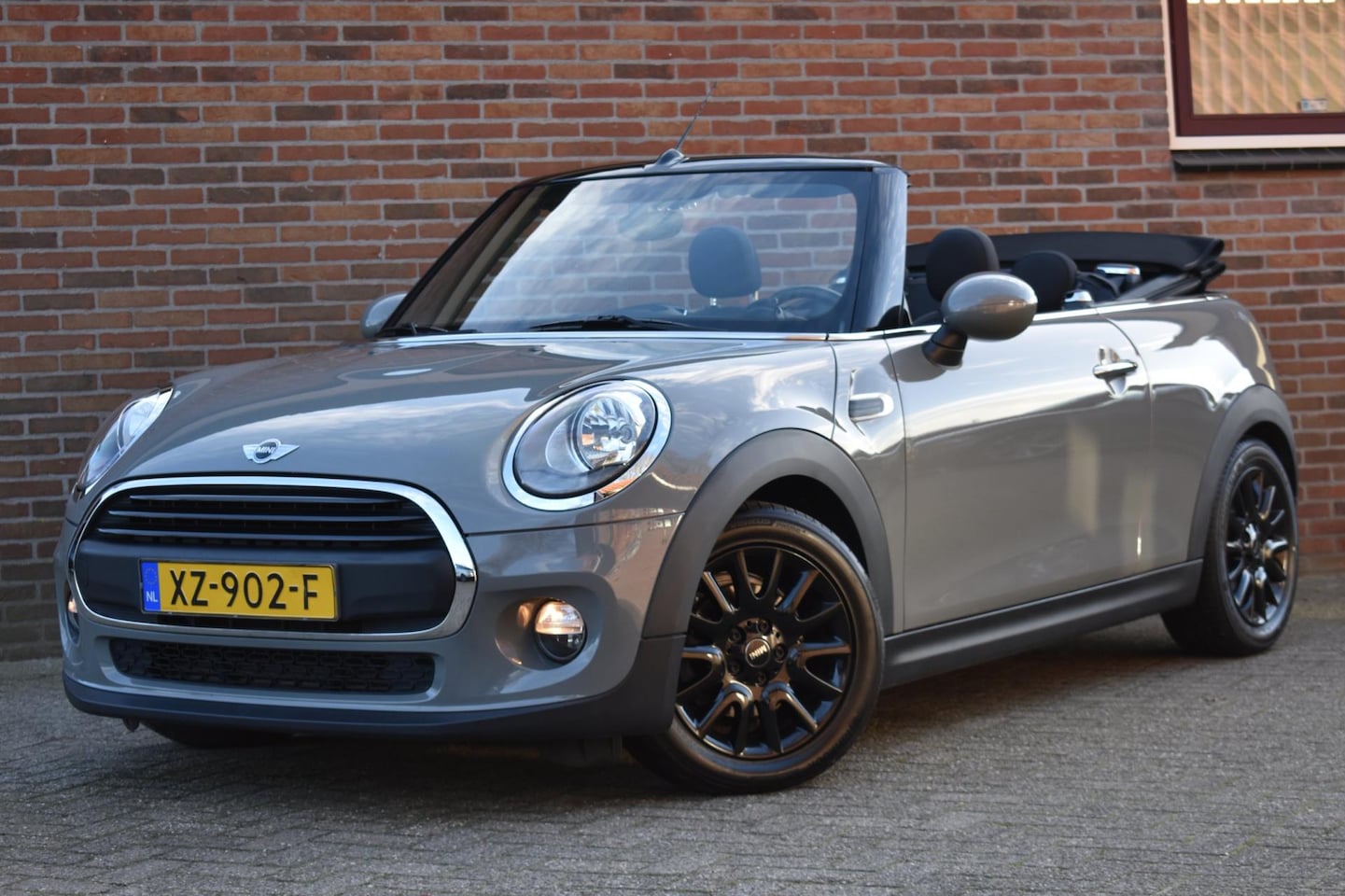 MINI Cabrio - Mini 1.2 One Salt Business '17 Airco Stoelverwarming Inruil mogelijk - AutoWereld.nl