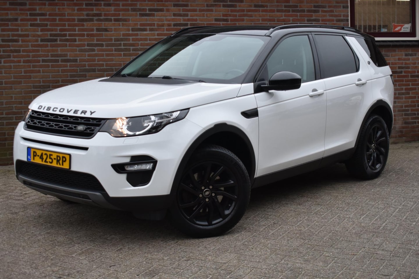 Land Rover Discovery Sport - 2.0 Si4 4WD HSE '17 Pano Navo Clima Cruise Inruil mogelijk - AutoWereld.nl