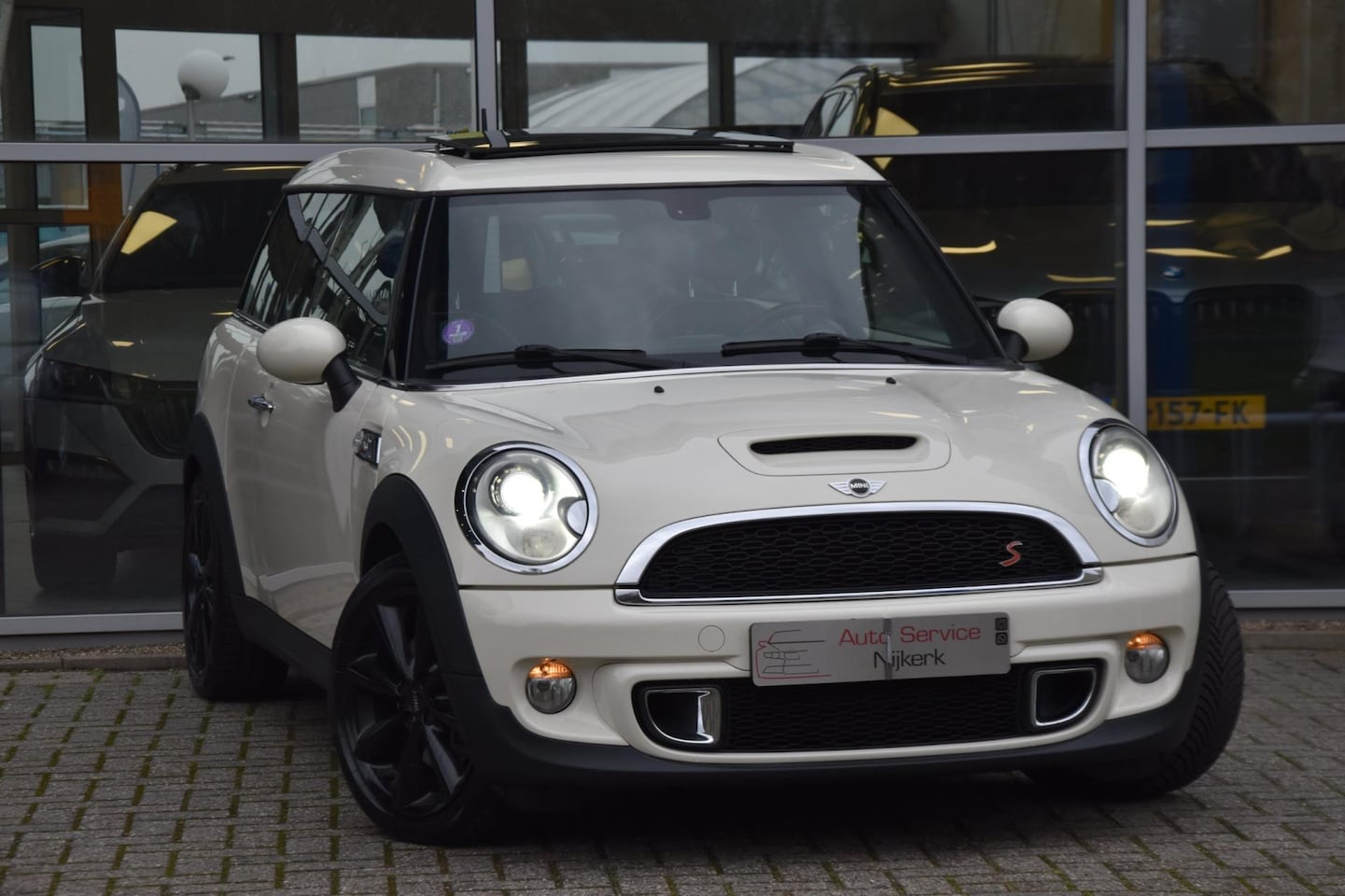 MINI Clubman - Mini 1.6 Cooper S Chili Aut. Leder Pano. dak Nav. Pdc 1ste Eigenaar - AutoWereld.nl