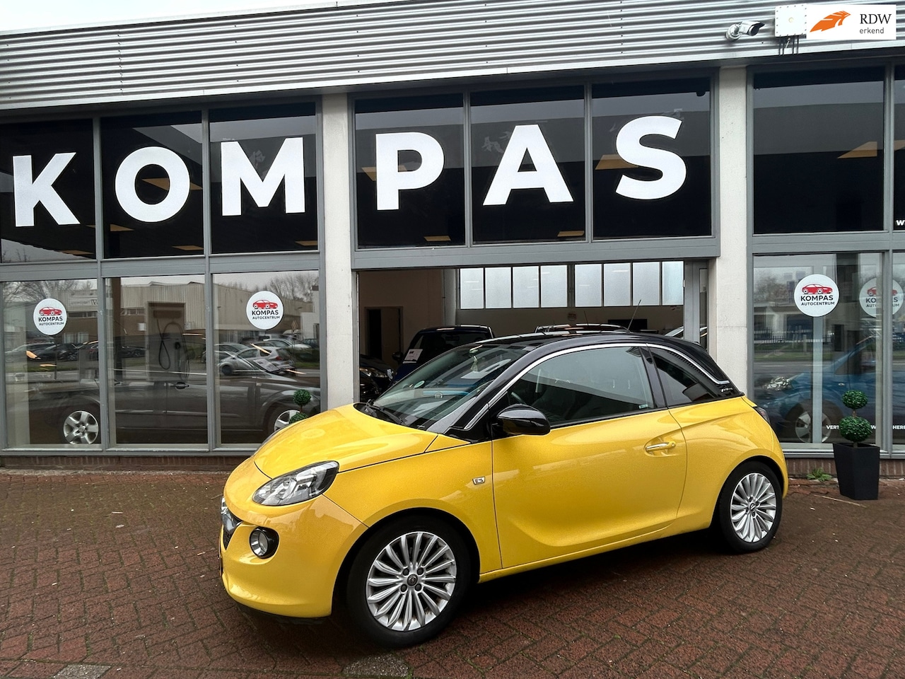 Opel ADAM - 1.2 |CARPLAY|APK|PANO|WEINIG KM|AIRCO|MULTI STUURWIEL|CRUISECONTROL|1EIG|PARKEERSENSOREN - AutoWereld.nl
